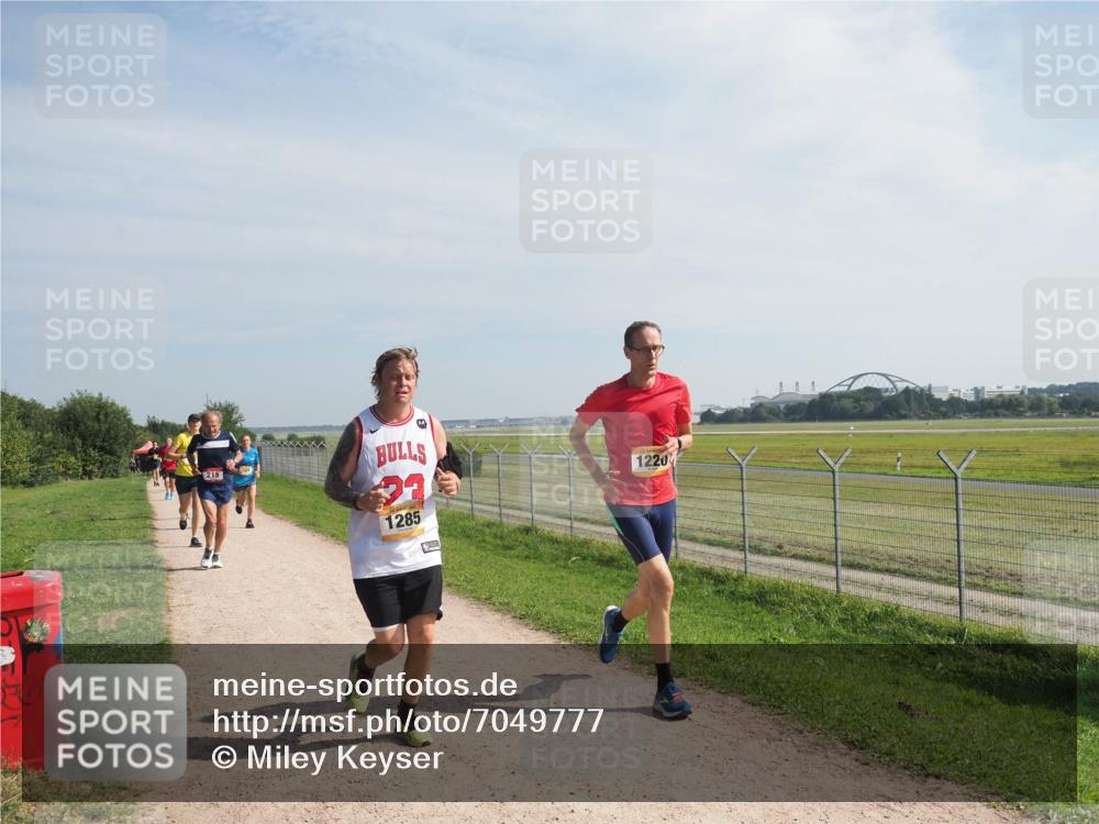 08.09.2024 - Airport Race Miley Keyser http://msf.ph/oto/7049777 08.09.2024 12:15:36 Laufen 215, 21, 1285, 1220 meine-sportfotos.de