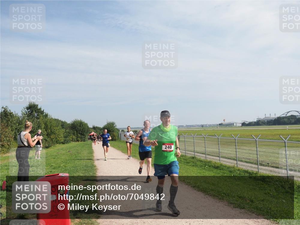 08.09.2024 - Airport Race Miley Keyser http://msf.ph/oto/7049842 08.09.2024 12:16:00 Laufen 240 meine-sportfotos.de