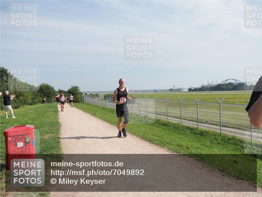 08.09.2024 - Airport Race Miley Keyser http://msf.ph/oto/7049892 08.09.2024 12:16:21 Laufen 242 meine-sportfotos.de