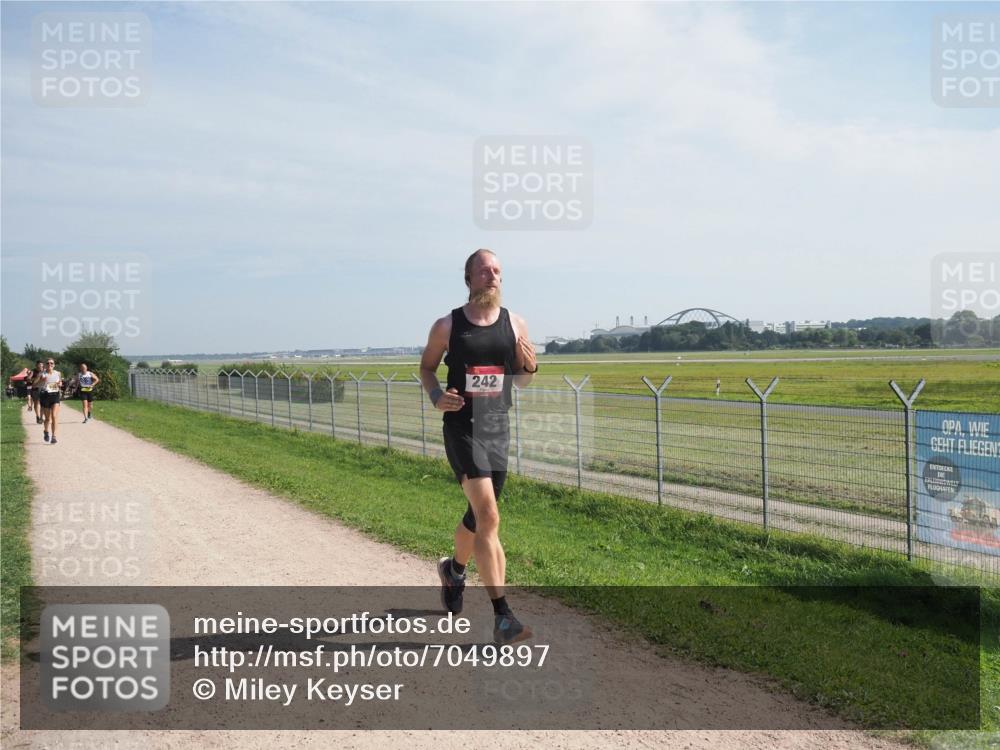08.09.2024 - Airport Race Miley Keyser http://msf.ph/oto/7049897 08.09.2024 12:16:22 Laufen 242 meine-sportfotos.de