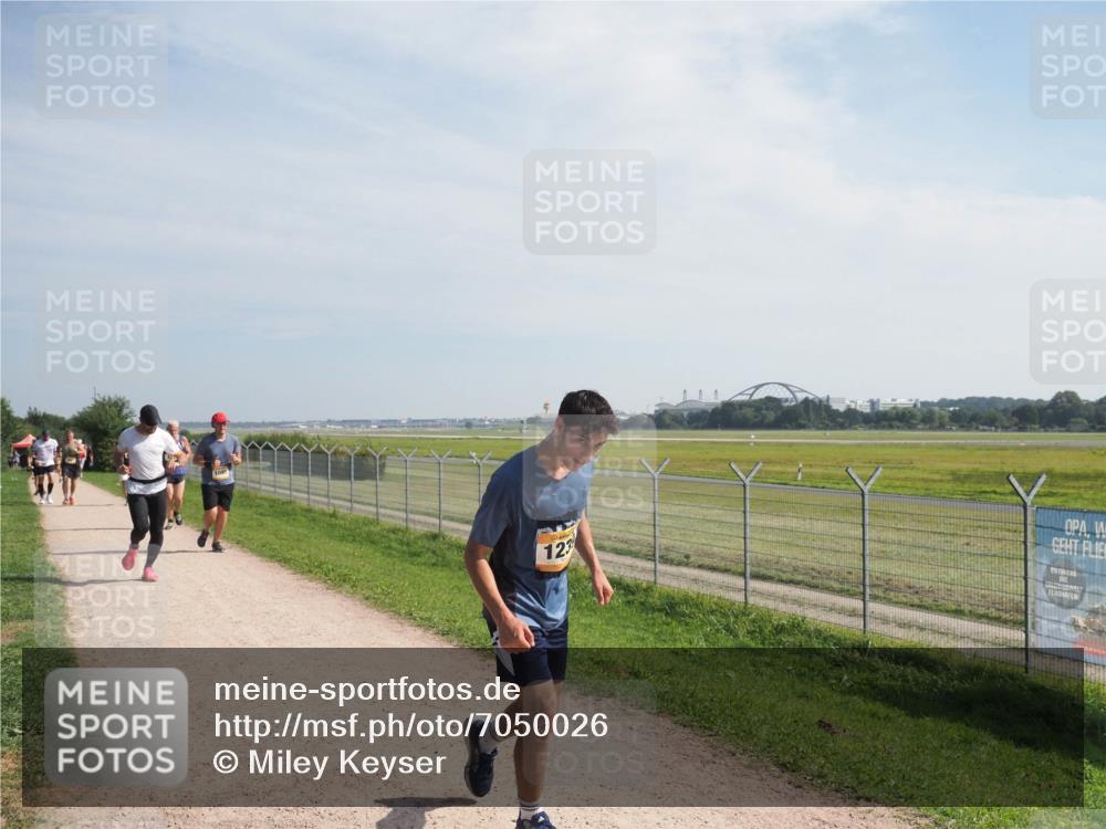 08.09.2024 - Airport Race Miley Keyser http://msf.ph/oto/7050026 08.09.2024 12:17:29 Laufen 123 meine-sportfotos.de