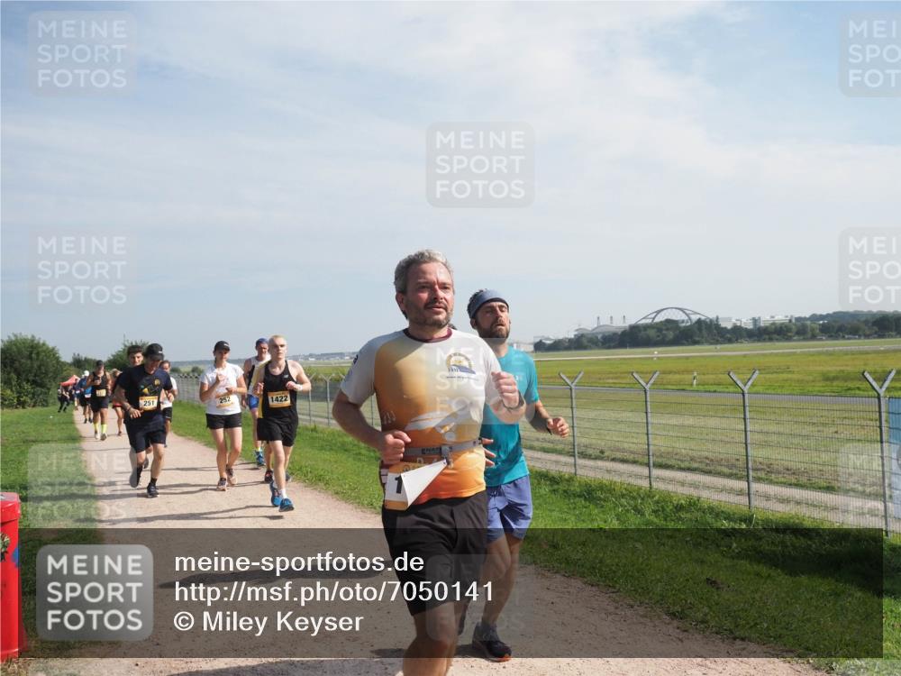 08.09.2024 - Airport Race Miley Keyser http://msf.ph/oto/7050141 08.09.2024 12:18:05 Laufen 251, 252, 1422 meine-sportfotos.de