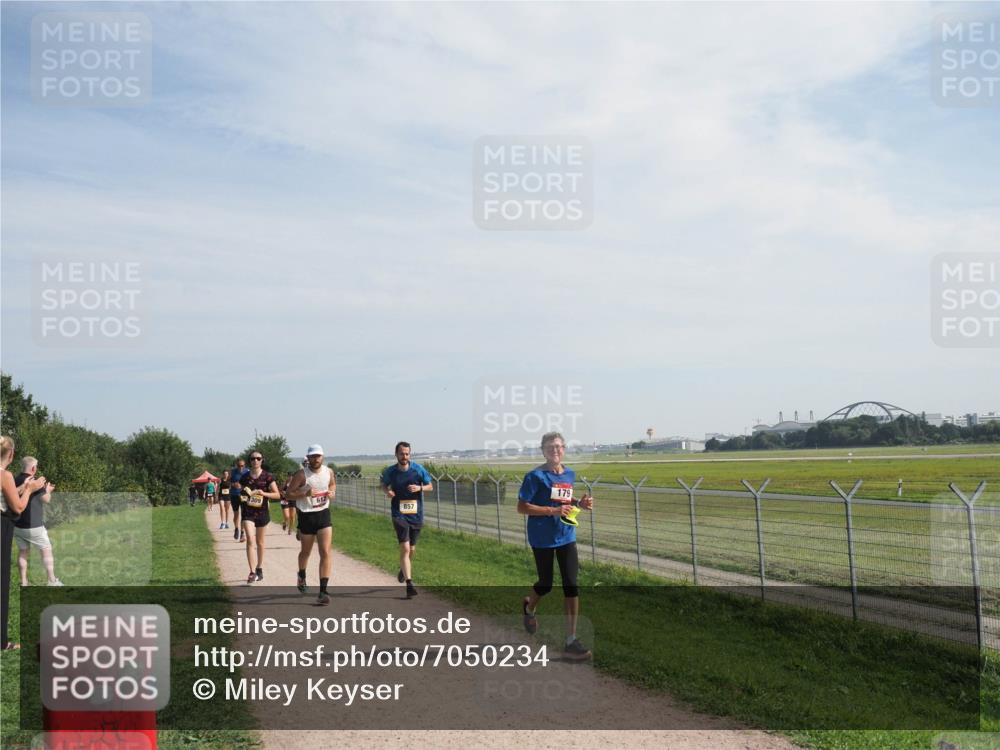 08.09.2024 - Airport Race Miley Keyser http://msf.ph/oto/7050234 08.09.2024 12:18:40 Laufen 612, 857, 179 meine-sportfotos.de