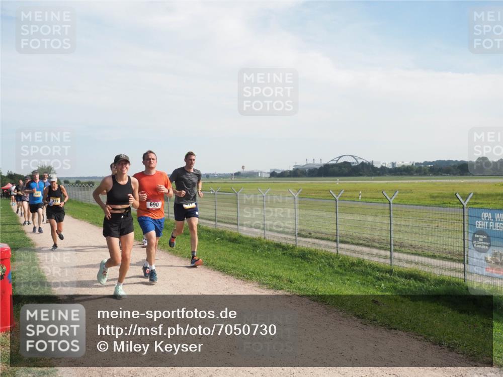 08.09.2024 - Airport Race Miley Keyser http://msf.ph/oto/7050730 08.09.2024 12:21:41 Laufen 445, 317, 690 meine-sportfotos.de