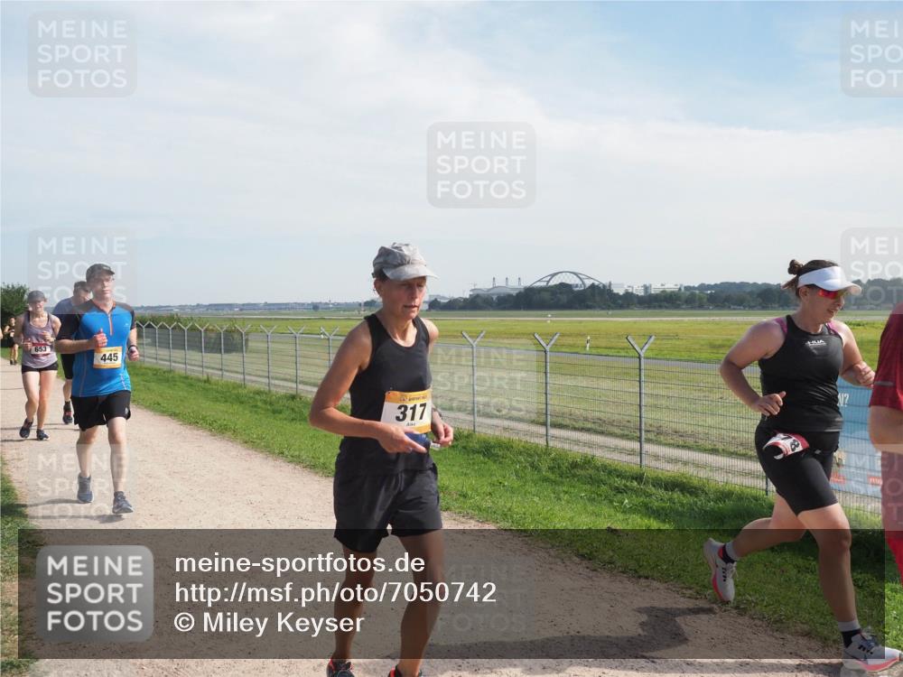 08.09.2024 - Airport Race Miley Keyser http://msf.ph/oto/7050742 08.09.2024 12:21:44 Laufen 653, 445, 317 meine-sportfotos.de