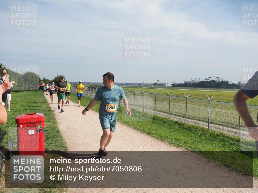 08.09.2024 - Airport Race Miley Keyser http://msf.ph/oto/7050806 08.09.2024 12:22:08 Laufen 573, 90, 1256 meine-sportfotos.de