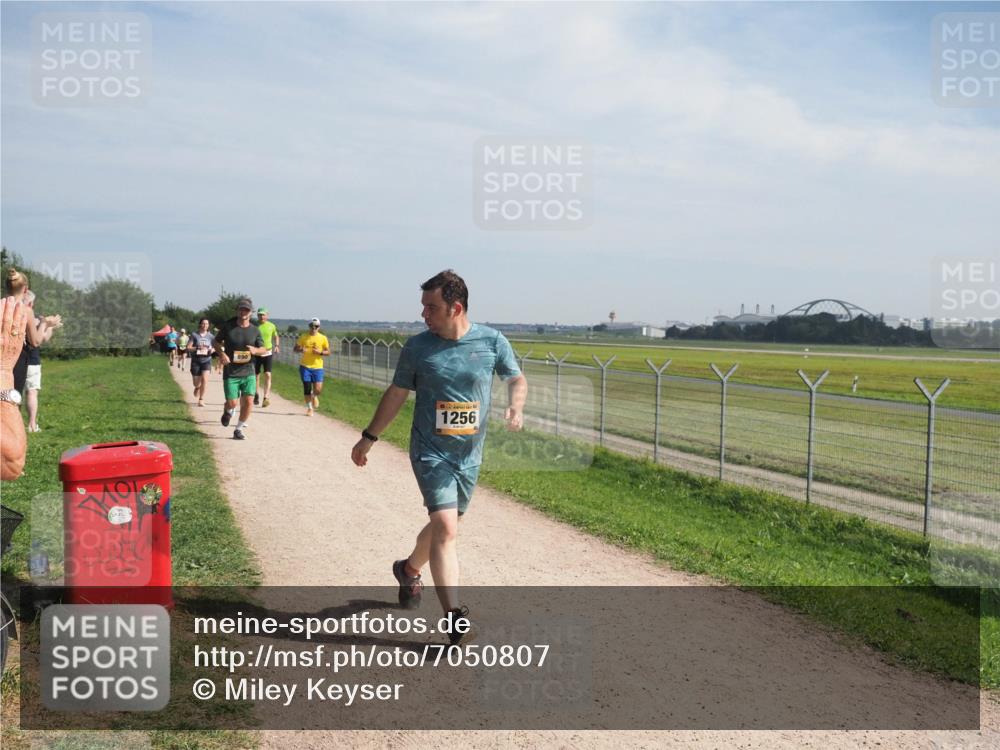 08.09.2024 - Airport Race Miley Keyser http://msf.ph/oto/7050807 08.09.2024 12:22:08 Laufen 1256 meine-sportfotos.de