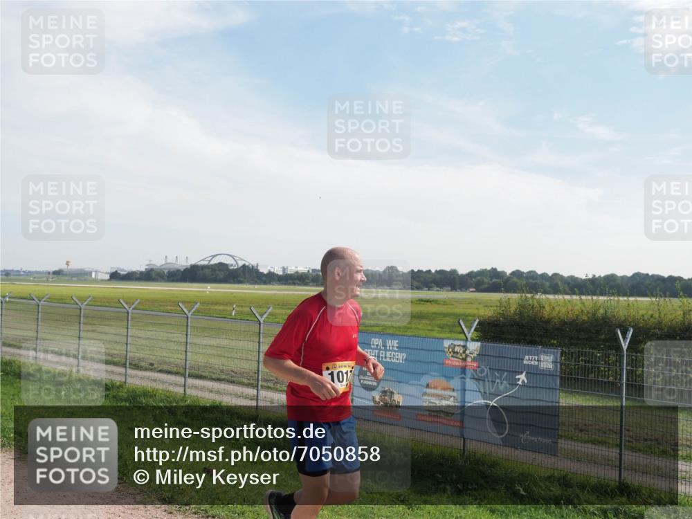 08.09.2024 - Airport Race Miley Keyser http://msf.ph/oto/7050858 08.09.2024 12:22:27 Laufen 101 meine-sportfotos.de