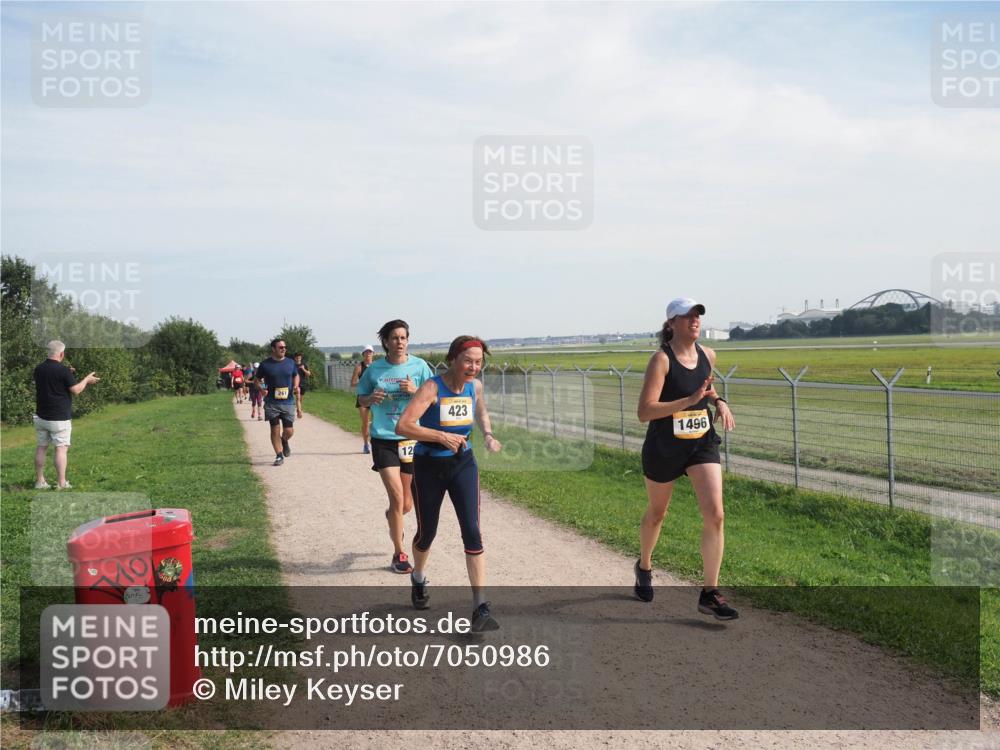 08.09.2024 - Airport Race Miley Keyser http://msf.ph/oto/7050986 08.09.2024 12:23:16 Laufen 12, 423, 1496 meine-sportfotos.de
