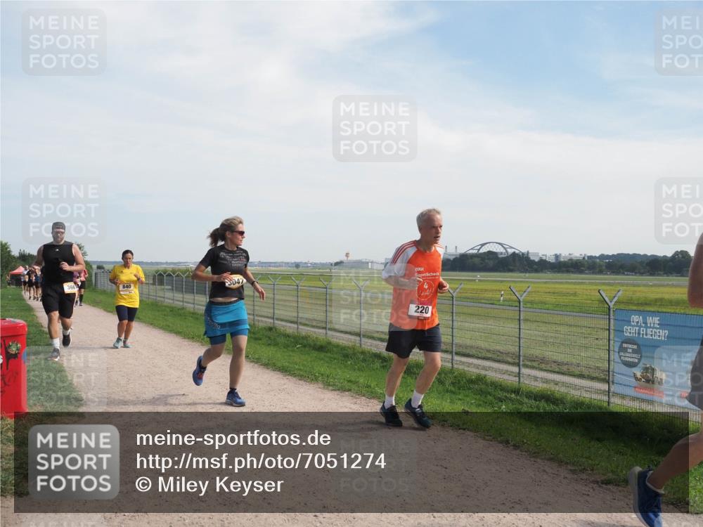08.09.2024 - Airport Race Miley Keyser http://msf.ph/oto/7051274 08.09.2024 12:25:22 Laufen 366, 840, 3047, 220 meine-sportfotos.de