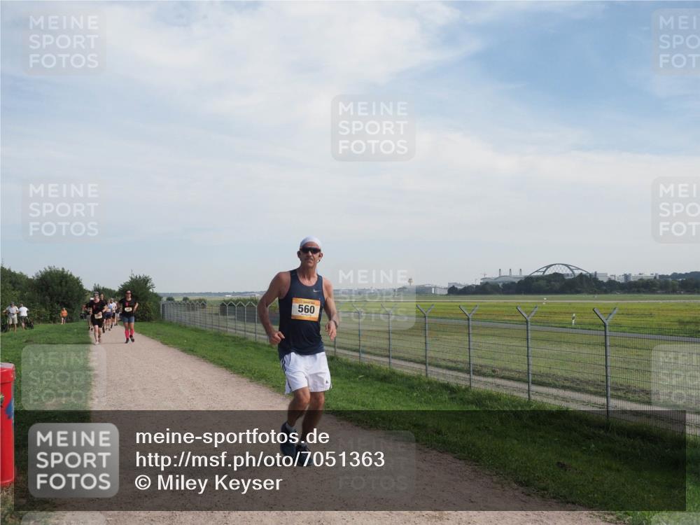 08.09.2024 - Airport Race Miley Keyser http://msf.ph/oto/7051363 08.09.2024 12:25:56 Laufen 560 meine-sportfotos.de