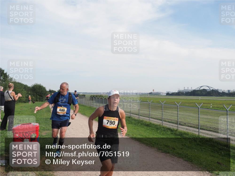 08.09.2024 - Airport Race Miley Keyser http://msf.ph/oto/7051519 08.09.2024 12:26:49 Laufen 440, 790, 0 meine-sportfotos.de