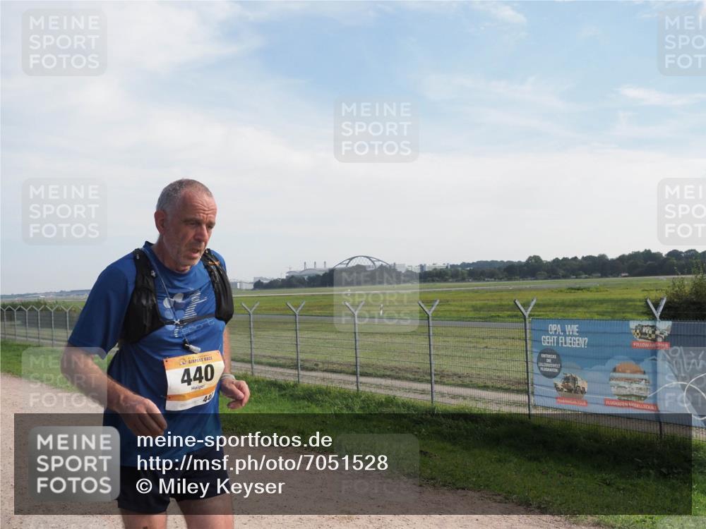 08.09.2024 - Airport Race Miley Keyser http://msf.ph/oto/7051528 08.09.2024 12:26:50 Laufen 440, 441 meine-sportfotos.de
