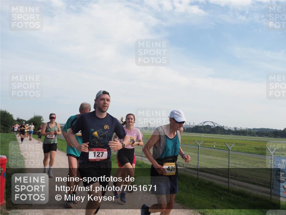 08.09.2024 - Airport Race Miley Keyser http://msf.ph/oto/7051671 08.09.2024 12:27:37 Laufen 233, 127, 26, 428 meine-sportfotos.de