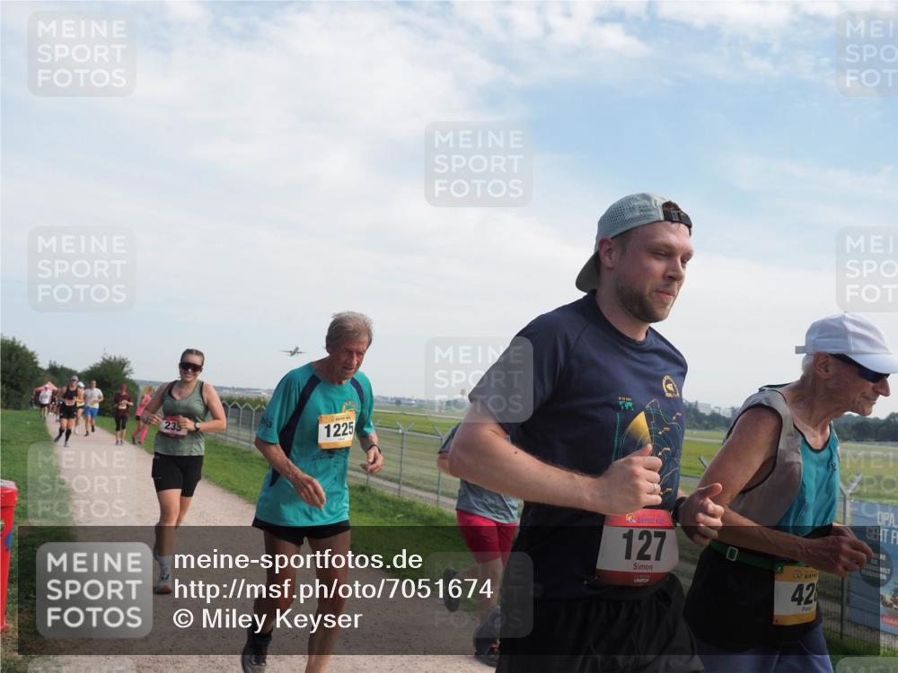 08.09.2024 - Airport Race Miley Keyser http://msf.ph/oto/7051674 08.09.2024 12:27:38 Laufen 233, 1225, 127, 42 meine-sportfotos.de
