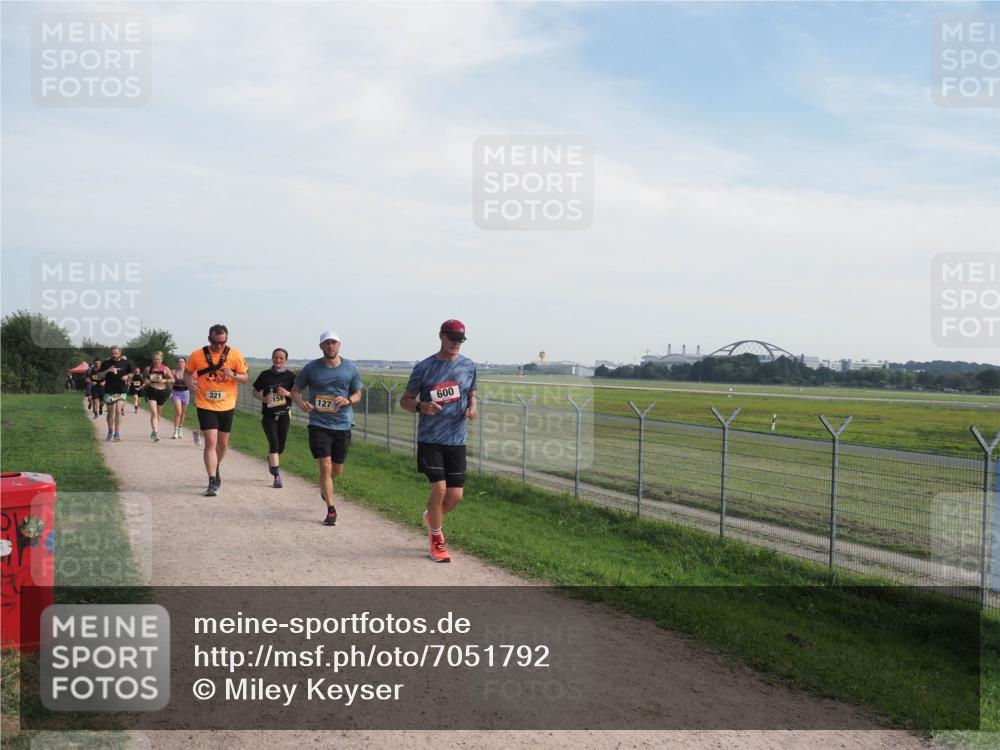 08.09.2024 - Airport Race Miley Keyser http://msf.ph/oto/7051792 08.09.2024 12:28:22 Laufen 321, 158, 127, 600 meine-sportfotos.de