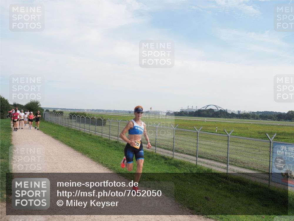 08.09.2024 - Airport Race Miley Keyser http://msf.ph/oto/7052050 08.09.2024 12:29:52 Laufen 22 meine-sportfotos.de