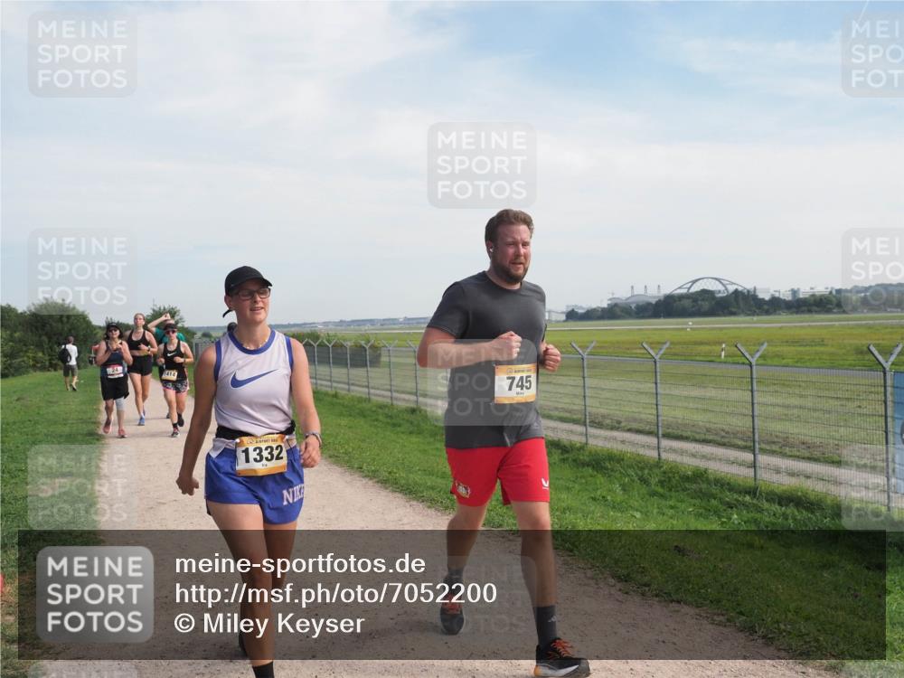 08.09.2024 - Airport Race Miley Keyser http://msf.ph/oto/7052200 08.09.2024 12:30:56 Laufen 24, 1414, 1332, 745 meine-sportfotos.de