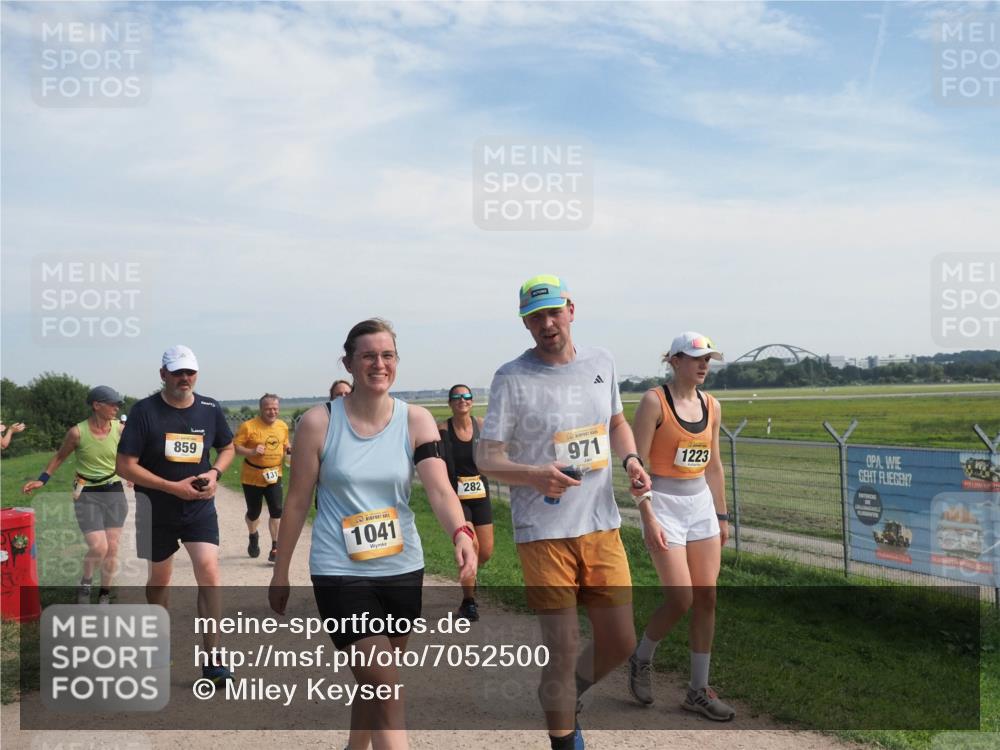 08.09.2024 - Airport Race Miley Keyser http://msf.ph/oto/7052500 08.09.2024 12:32:58 Laufen 859, 131, 1041, 282, 971, 1223 meine-sportfotos.de