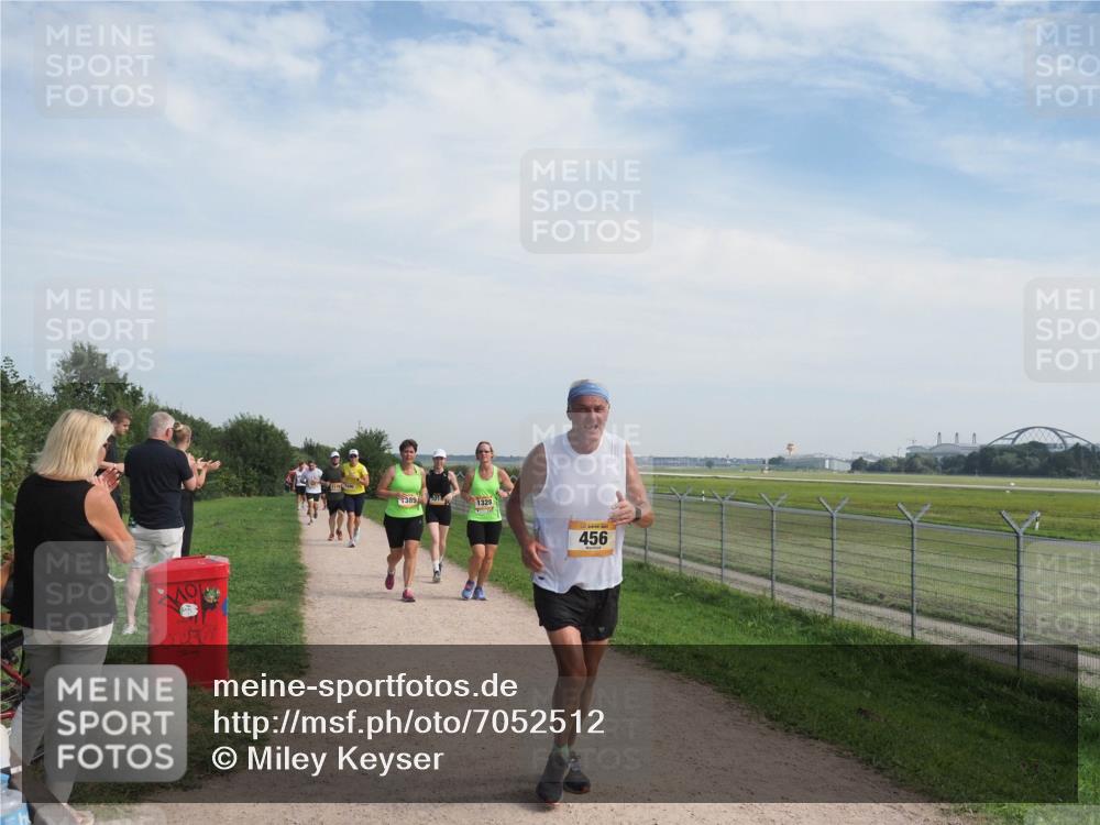 08.09.2024 - Airport Race Miley Keyser http://msf.ph/oto/7052512 08.09.2024 12:33:03 Laufen 389, 101, 1328, 456 meine-sportfotos.de