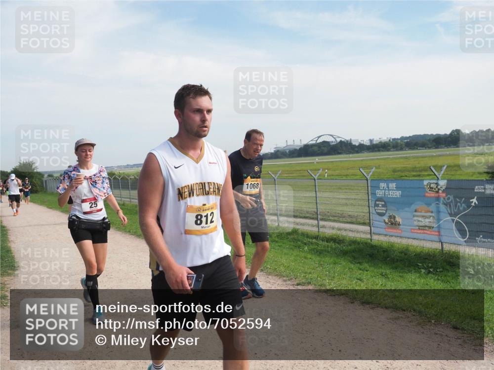 08.09.2024 - Airport Race Miley Keyser http://msf.ph/oto/7052594 08.09.2024 12:33:30 Laufen 25, 812, 1068 meine-sportfotos.de