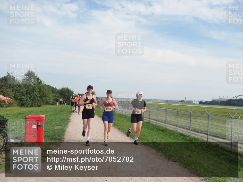 08.09.2024 - Airport Race Miley Keyser http://msf.ph/oto/7052782 08.09.2024 12:34:42 Laufen 752, 1154, 88 meine-sportfotos.de
