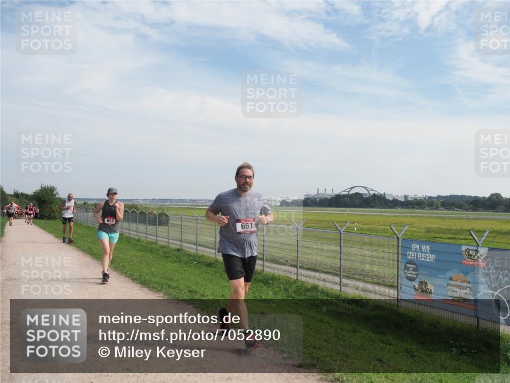08.09.2024 - Airport Race Miley Keyser http://msf.ph/oto/7052890 08.09.2024 12:35:33 Laufen 652, 651 meine-sportfotos.de