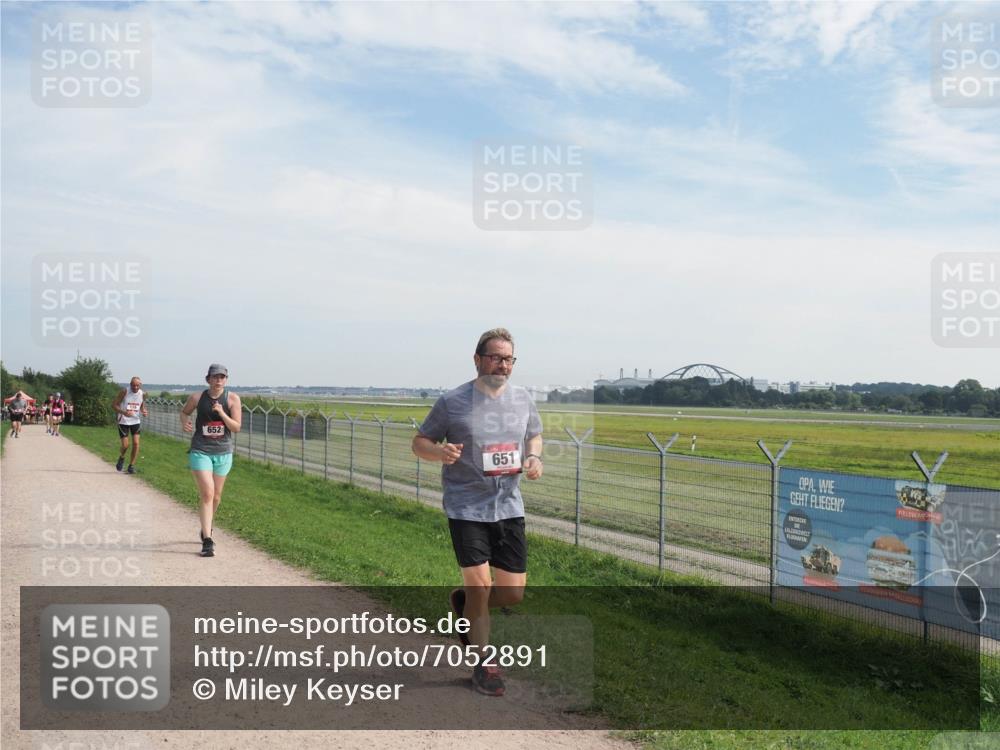 08.09.2024 - Airport Race Miley Keyser http://msf.ph/oto/7052891 08.09.2024 12:35:33 Laufen 652, 651 meine-sportfotos.de