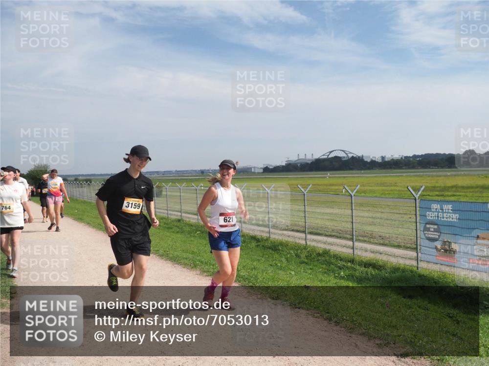 08.09.2024 - Airport Race Miley Keyser http://msf.ph/oto/7053013 08.09.2024 12:36:44 Laufen 764, 1106, 3159, 621 meine-sportfotos.de