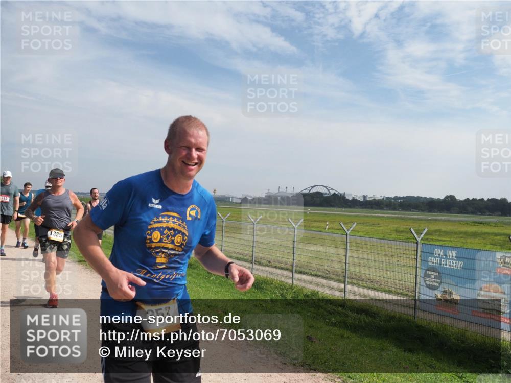 08.09.2024 - Airport Race Miley Keyser http://msf.ph/oto/7053069 08.09.2024 12:36:58 Laufen 533, 1325, 353 meine-sportfotos.de
