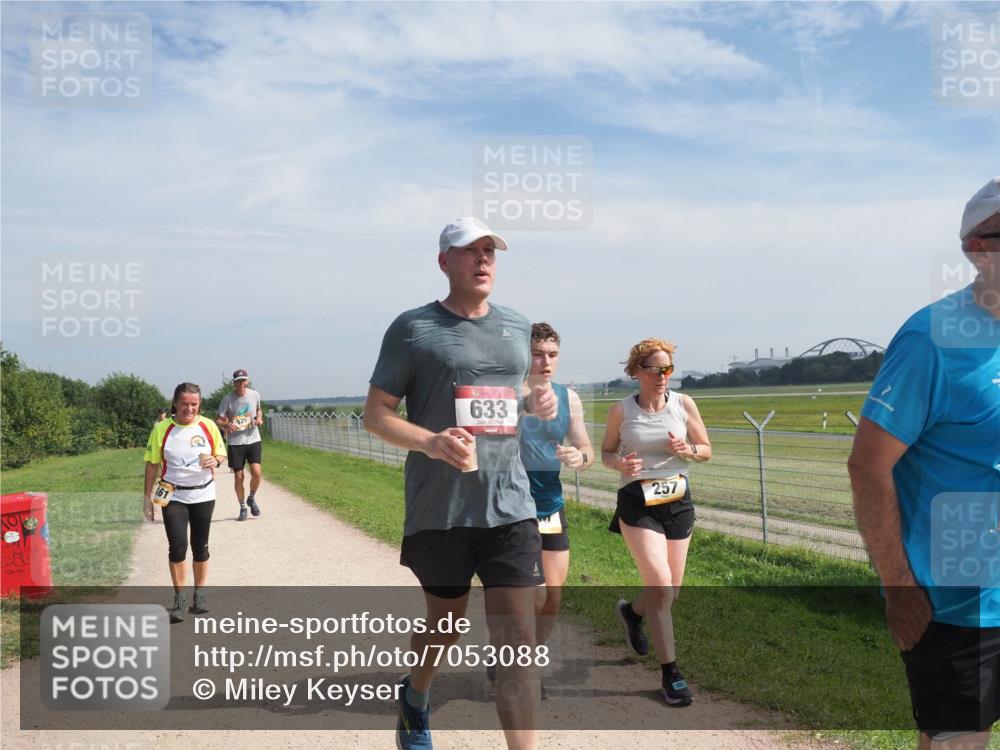 08.09.2024 - Airport Race Miley Keyser http://msf.ph/oto/7053088 08.09.2024 12:37:04 Laufen 161, 633, 257 meine-sportfotos.de
