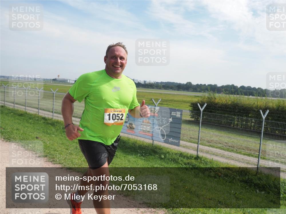 08.09.2024 - Airport Race Miley Keyser http://msf.ph/oto/7053168 08.09.2024 12:37:39 Laufen 1052 meine-sportfotos.de