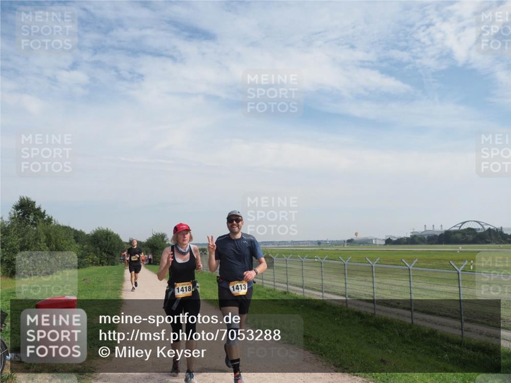 08.09.2024 - Airport Race Miley Keyser http://msf.ph/oto/7053288 08.09.2024 12:38:27 Laufen 1418, 1413 meine-sportfotos.de