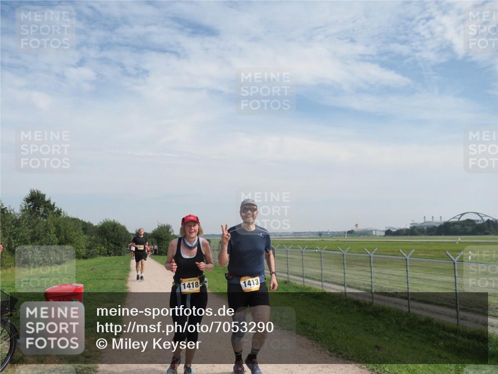 08.09.2024 - Airport Race Miley Keyser http://msf.ph/oto/7053290 08.09.2024 12:38:27 Laufen 1418, 1413 meine-sportfotos.de