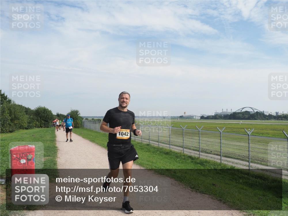 08.09.2024 - Airport Race Miley Keyser http://msf.ph/oto/7053304 08.09.2024 12:38:31 Laufen 1042 meine-sportfotos.de