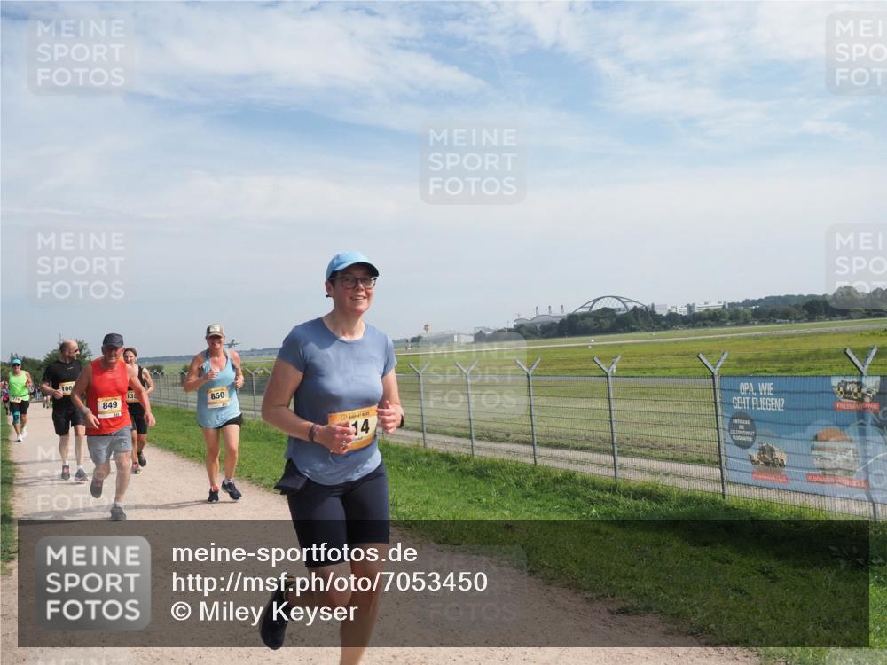 08.09.2024 - Airport Race Miley Keyser http://msf.ph/oto/7053450 08.09.2024 12:39:35 Laufen 106, 849, 139, 850, 14 meine-sportfotos.de