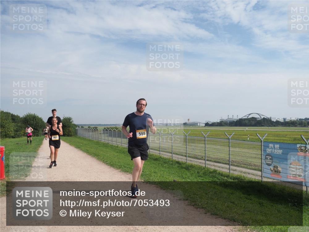 08.09.2024 - Airport Race Miley Keyser http://msf.ph/oto/7053493 08.09.2024 12:39:54 Laufen 951, 555 meine-sportfotos.de