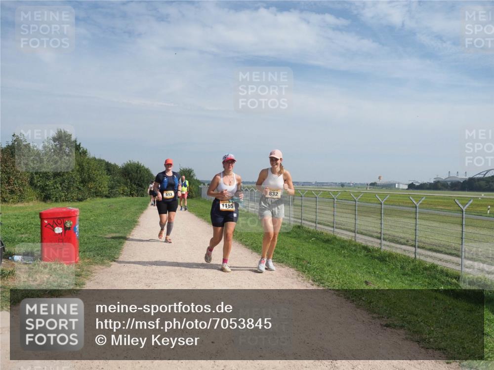 08.09.2024 - Airport Race Miley Keyser http://msf.ph/oto/7053845 08.09.2024 12:43:16 Laufen 513, 1155, 832 meine-sportfotos.de