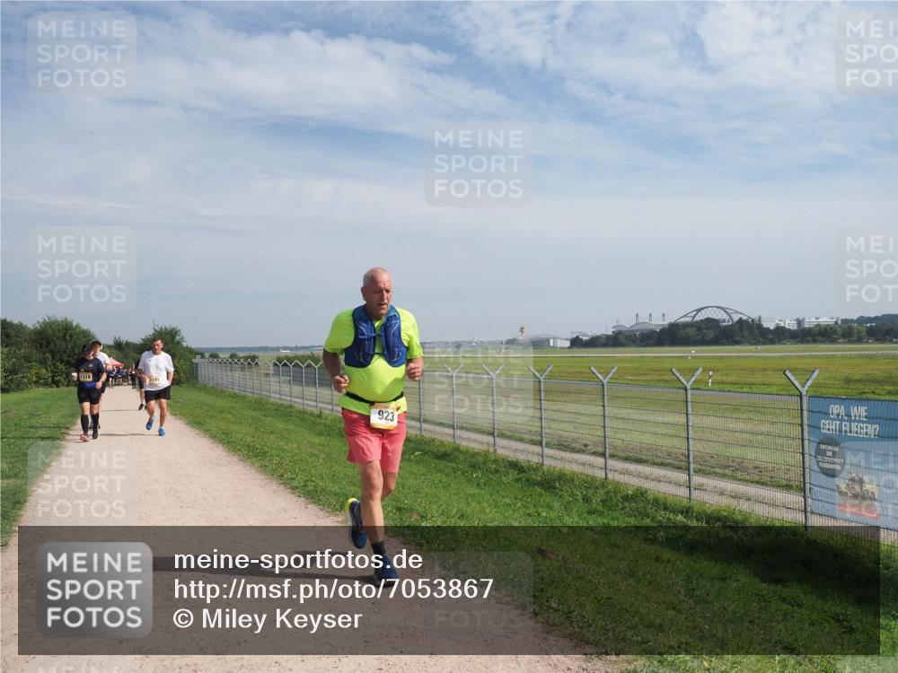 08.09.2024 - Airport Race Miley Keyser http://msf.ph/oto/7053867 08.09.2024 12:43:25 Laufen 1118, 1189, 923 meine-sportfotos.de