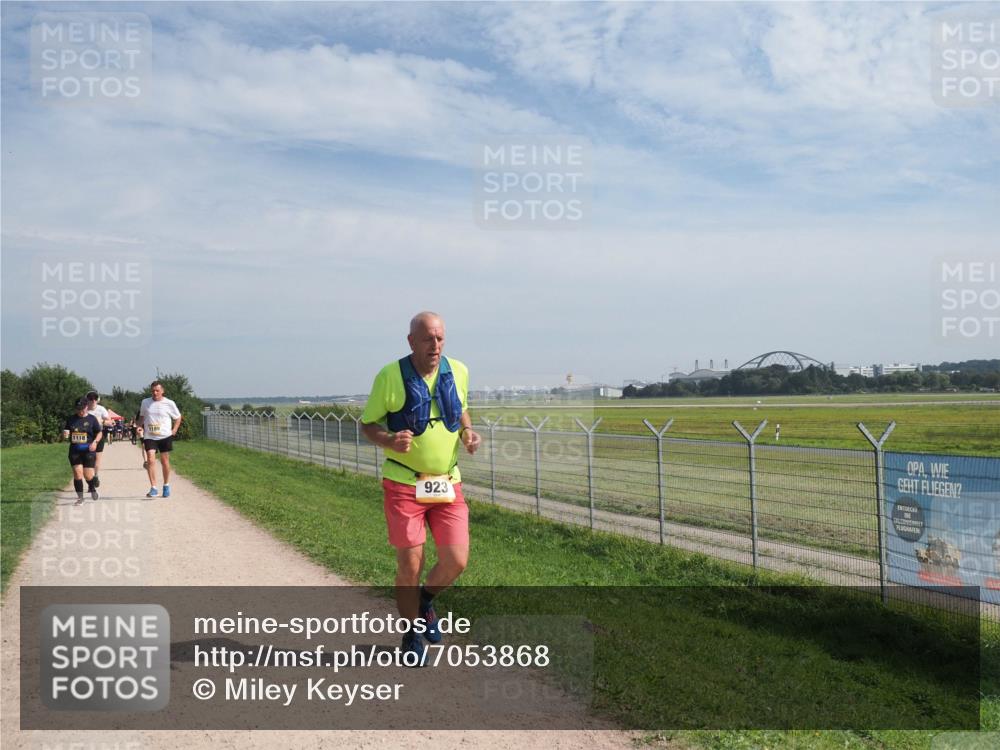 08.09.2024 - Airport Race Miley Keyser http://msf.ph/oto/7053868 08.09.2024 12:43:25 Laufen 1118, 1189, 923 meine-sportfotos.de