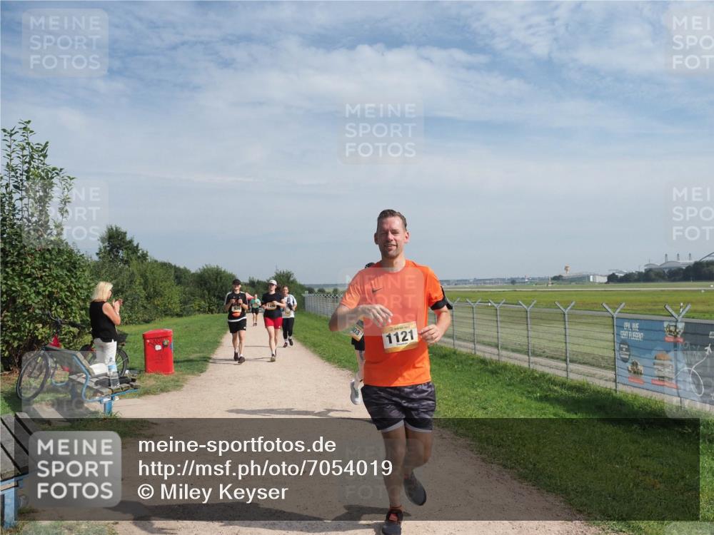 08.09.2024 - Airport Race Miley Keyser http://msf.ph/oto/7054019 08.09.2024 12:44:45 Laufen 03, 1121 meine-sportfotos.de