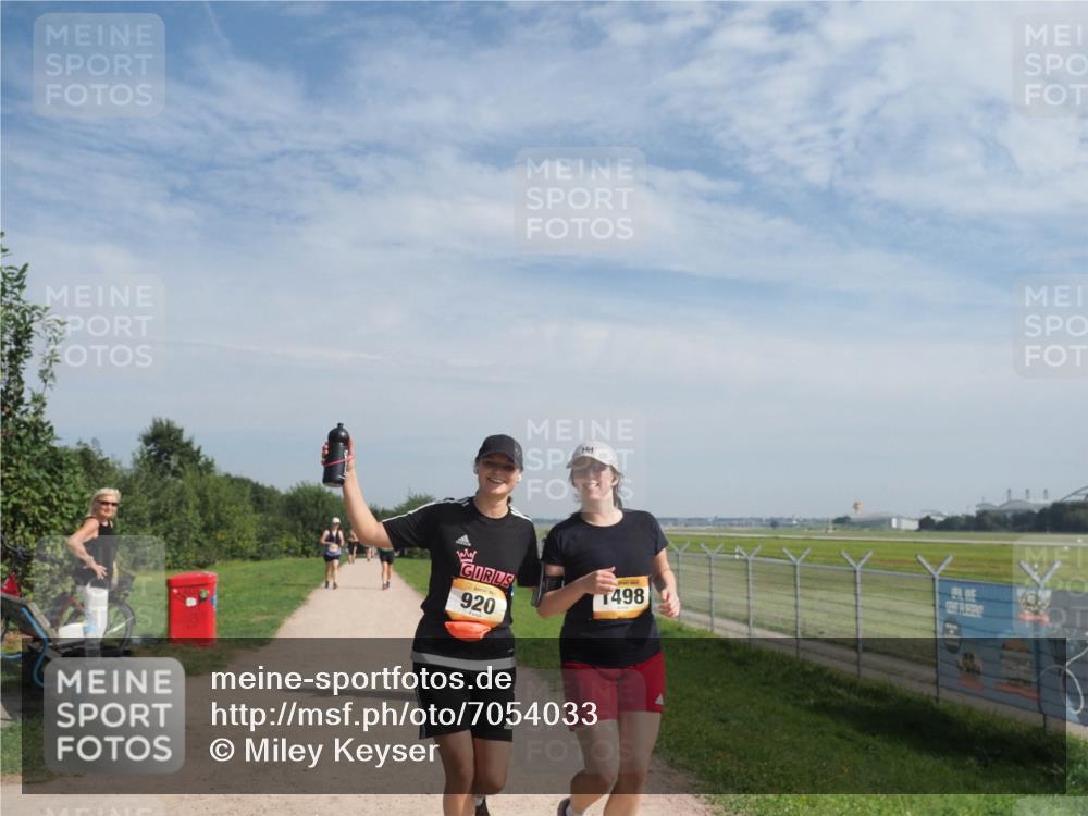 08.09.2024 - Airport Race Miley Keyser http://msf.ph/oto/7054033 08.09.2024 12:44:49 Laufen 920, 1498 meine-sportfotos.de
