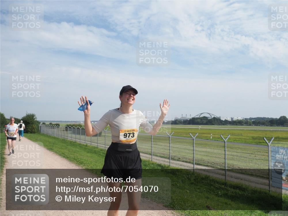 08.09.2024 - Airport Race Miley Keyser http://msf.ph/oto/7054070 08.09.2024 12:45:14 Laufen 900, 973 meine-sportfotos.de