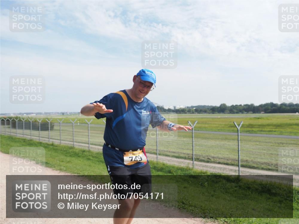 08.09.2024 - Airport Race Miley Keyser http://msf.ph/oto/7054171 08.09.2024 12:47:12 Laufen 749 meine-sportfotos.de