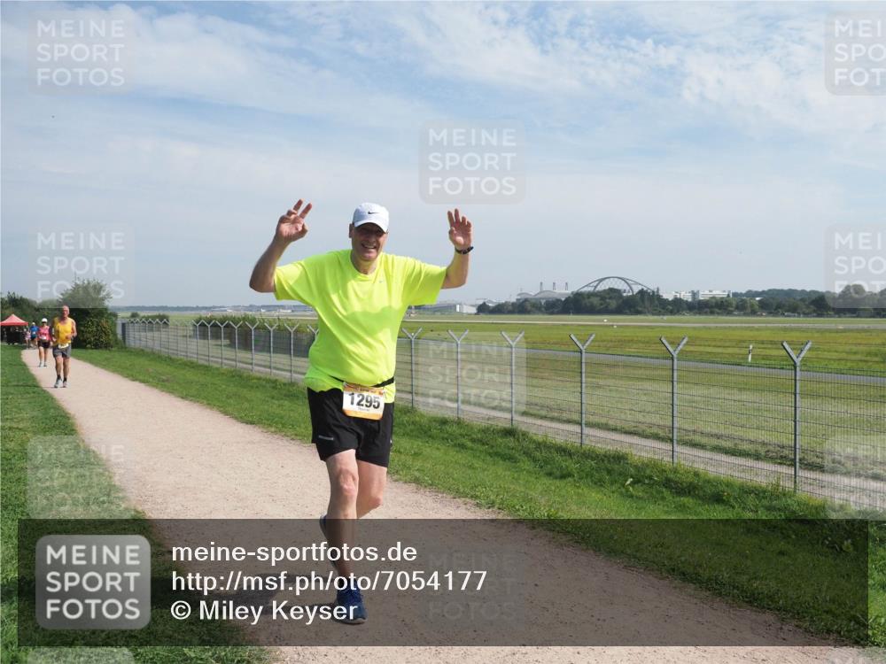 08.09.2024 - Airport Race Miley Keyser http://msf.ph/oto/7054177 08.09.2024 12:47:19 Laufen 1295 meine-sportfotos.de