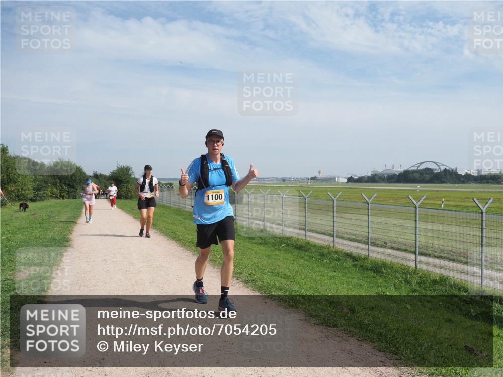 08.09.2024 - Airport Race Miley Keyser http://msf.ph/oto/7054205 08.09.2024 12:47:53 Laufen 1100 meine-sportfotos.de