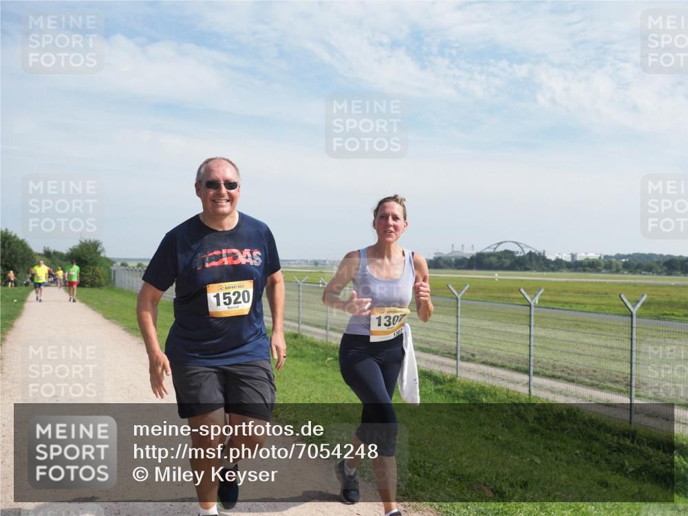 08.09.2024 - Airport Race Miley Keyser http://msf.ph/oto/7054248 08.09.2024 12:48:34 Laufen 1520, 1307, 1307 meine-sportfotos.de
