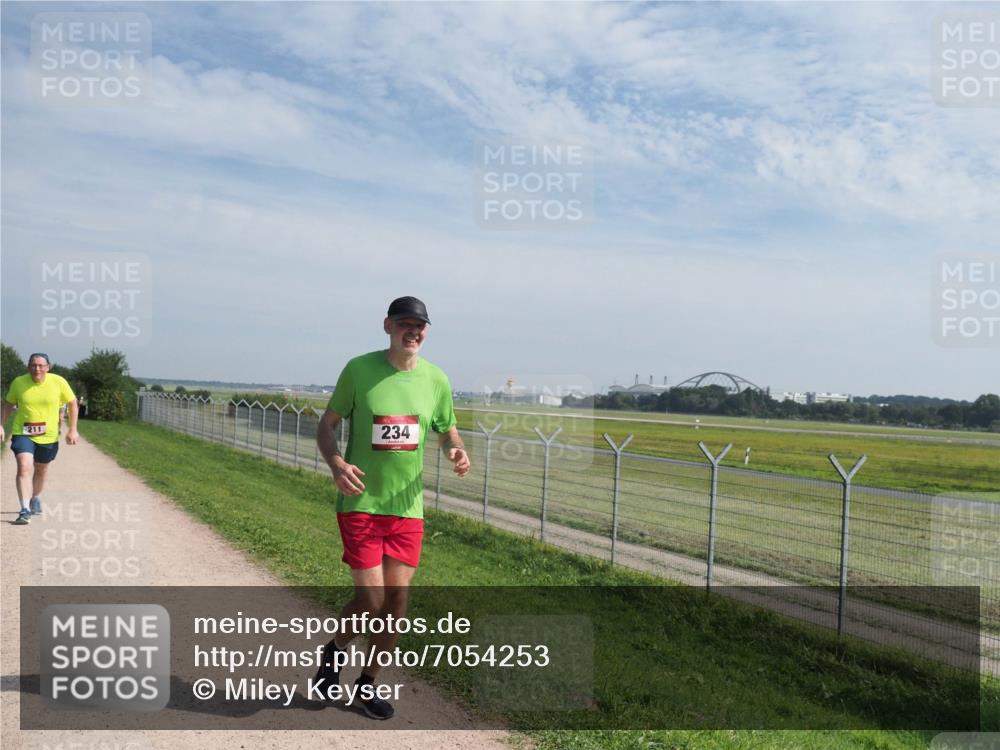 08.09.2024 - Airport Race Miley Keyser http://msf.ph/oto/7054253 08.09.2024 12:48:49 Laufen 211, 234 meine-sportfotos.de