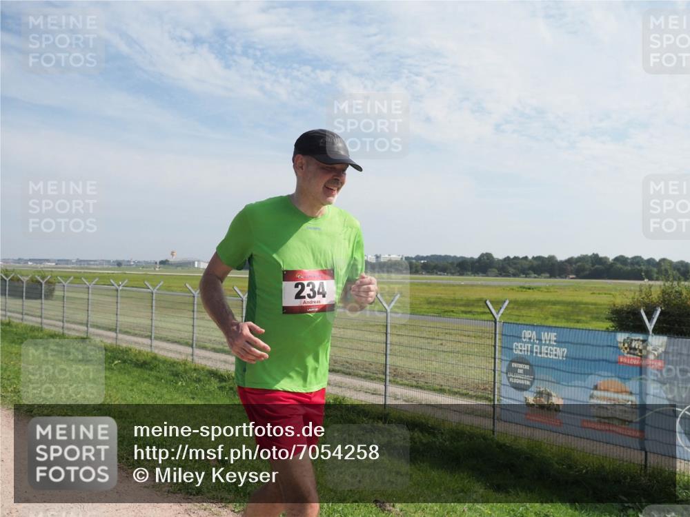 08.09.2024 - Airport Race Miley Keyser http://msf.ph/oto/7054258 08.09.2024 12:48:50 Laufen 234 meine-sportfotos.de