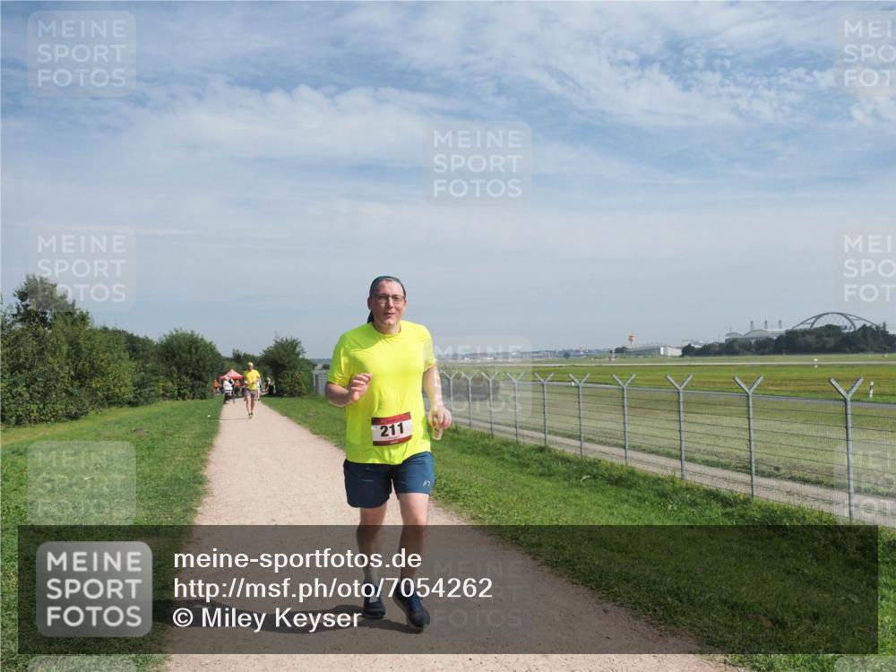 08.09.2024 - Airport Race Miley Keyser http://msf.ph/oto/7054262 08.09.2024 12:48:52 Laufen 211 meine-sportfotos.de